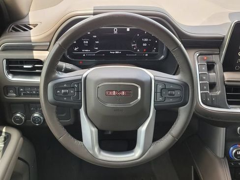 Used 2023 GMC Yukon XL SLT RWD image 11