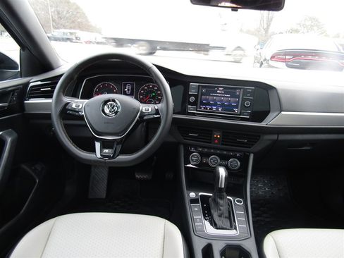 Used 2021 Volkswagen Jetta image 25