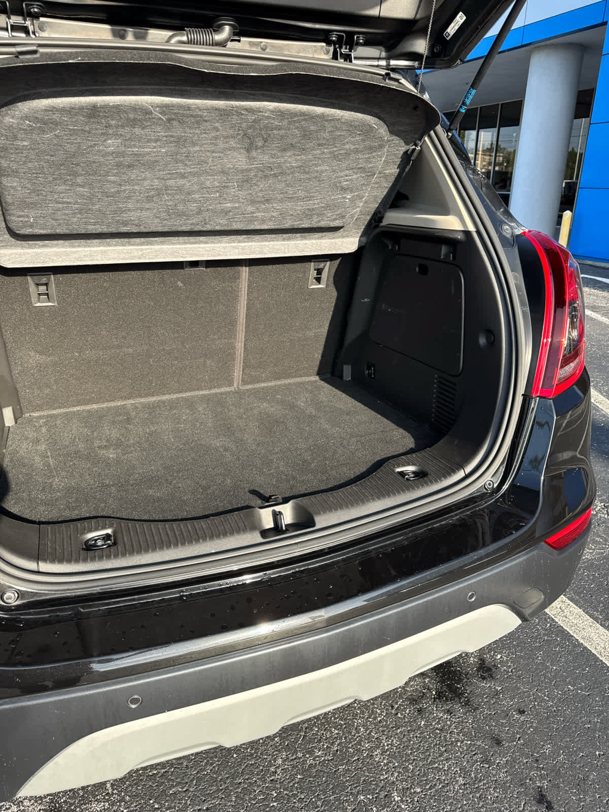 Used 2019 Buick Encore Essence w/ Experience Buick Package AWD/4WD image 7