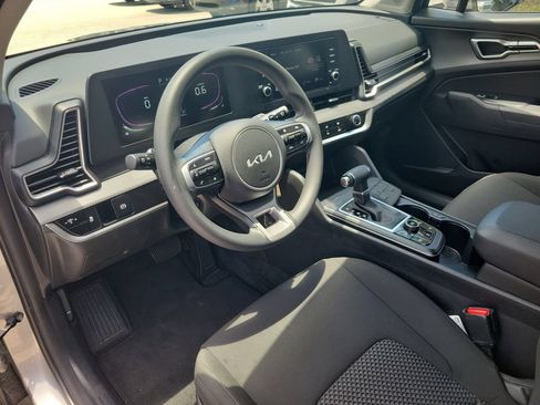 Used 2025 Kia Sportage LX FWD image 14