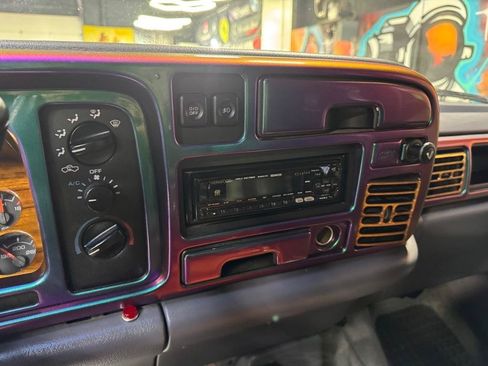 Used 1997 Dodge Ram 1500 Truck 4x4 Club Cab image 19