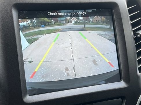 Used 2022 Jeep Cherokee Trailhawk image 24