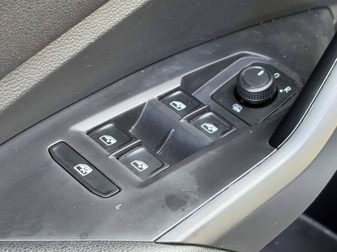 Used 2019 Volkswagen Jetta R-Line FWD image 15