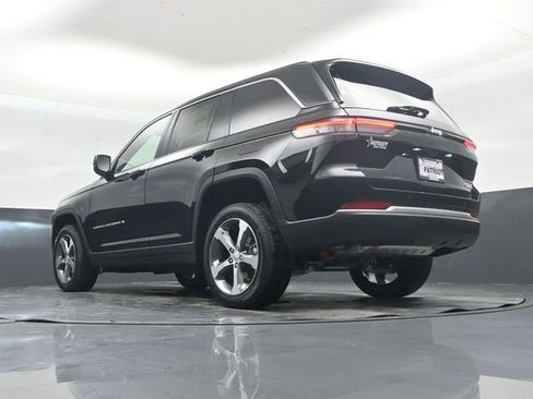 New 2026 Jeep Grand Cherokee Limited RWD image 42