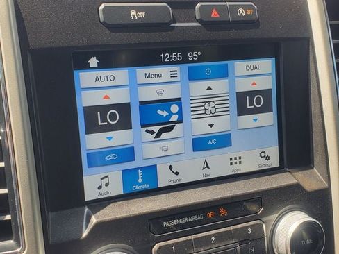 Used 2019 Ford F150 Lariat w/ Equipment Group 502A Luxury AWD/4WD image 19