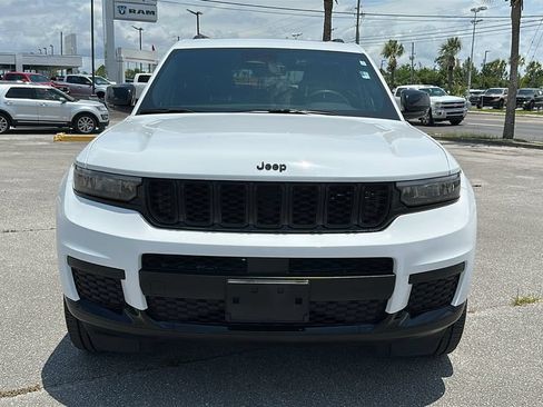 Used 2023 Jeep Grand Cherokee L Laredo AWD/4WD image 9