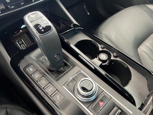 Used 2020 Maserati Levante AWD/4WD image 21
