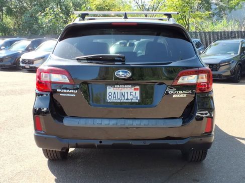 Used 2017 Subaru Outback 2.5i Touring AWD/4WD image 5