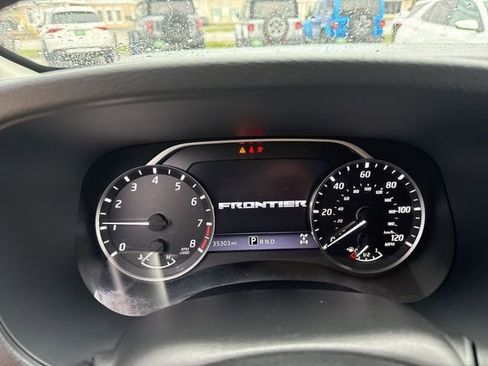 Used 2023 Nissan Frontier SV image 28