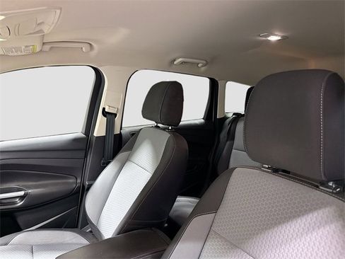Used 2017 Ford Escape SE image 18