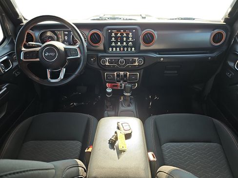 Used 2022 Jeep Gladiator Mojave w/ Cold Weather Group AWD/4WD image 10