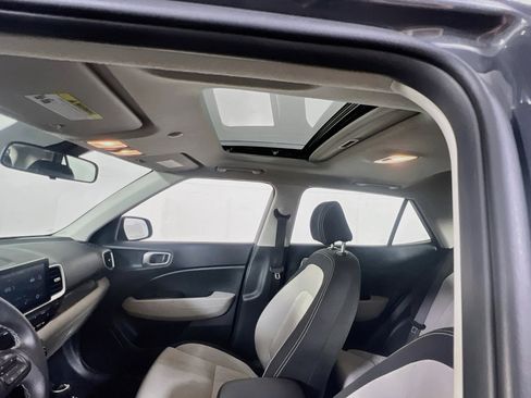 Used 2023 Hyundai Venue SEL FWD image 20