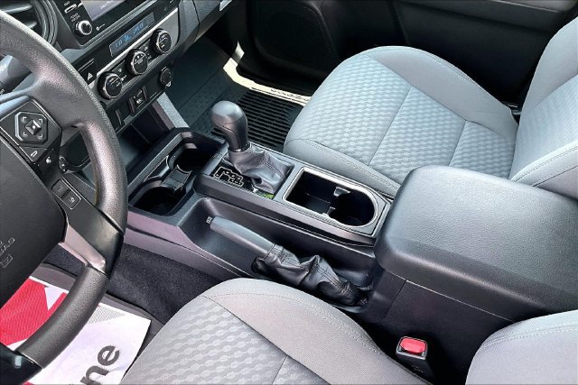Used 2022 Toyota Tacoma SR AWD/4WD image 18