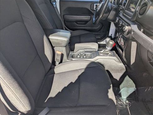 Used 2022 Jeep Gladiator Sport image 19