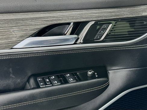 Used 2022 Jeep Wagoneer Series II w/ Premium Group I image 18