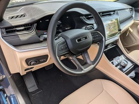 New 2026 Jeep Grand Cherokee Limited w/ Limited Altitude Package AWD/4WD image 11