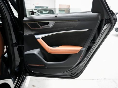 Used 2021 Audi RS 6 w/ Executive Package image 40