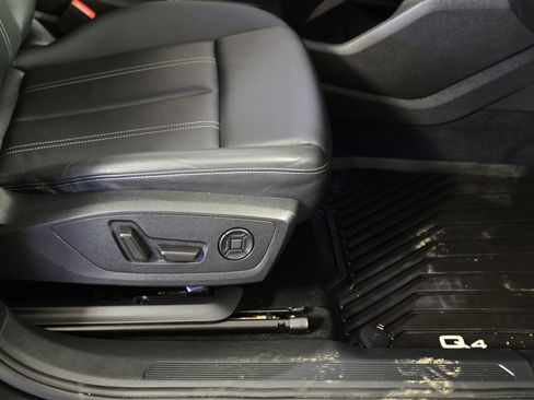 Used 2023 Audi Q4 e-tron Premium Plus w/ Premium Plus image 10