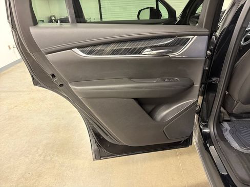 Used 2023 Cadillac XT6 Premium Luxury FWD image 31