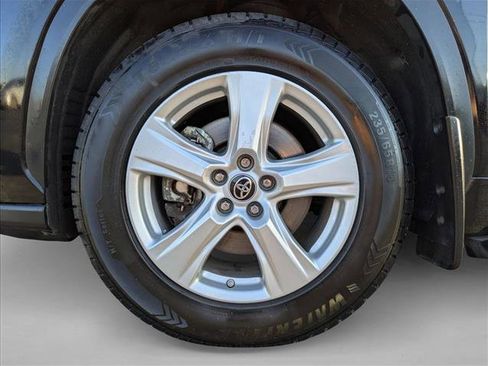 Used 2023 Toyota Highlander LE image 23