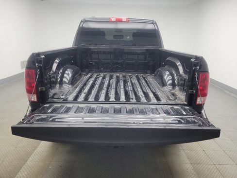 Used 2017 RAM 1500 Express AWD/4WD image 29