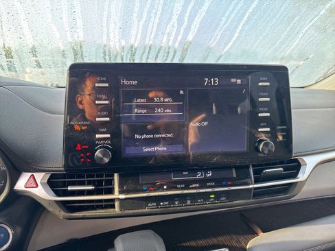 Used 2021 Toyota Sienna LE FWD image 8
