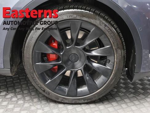 Used 2022 Tesla Model Y Long Range image 25
