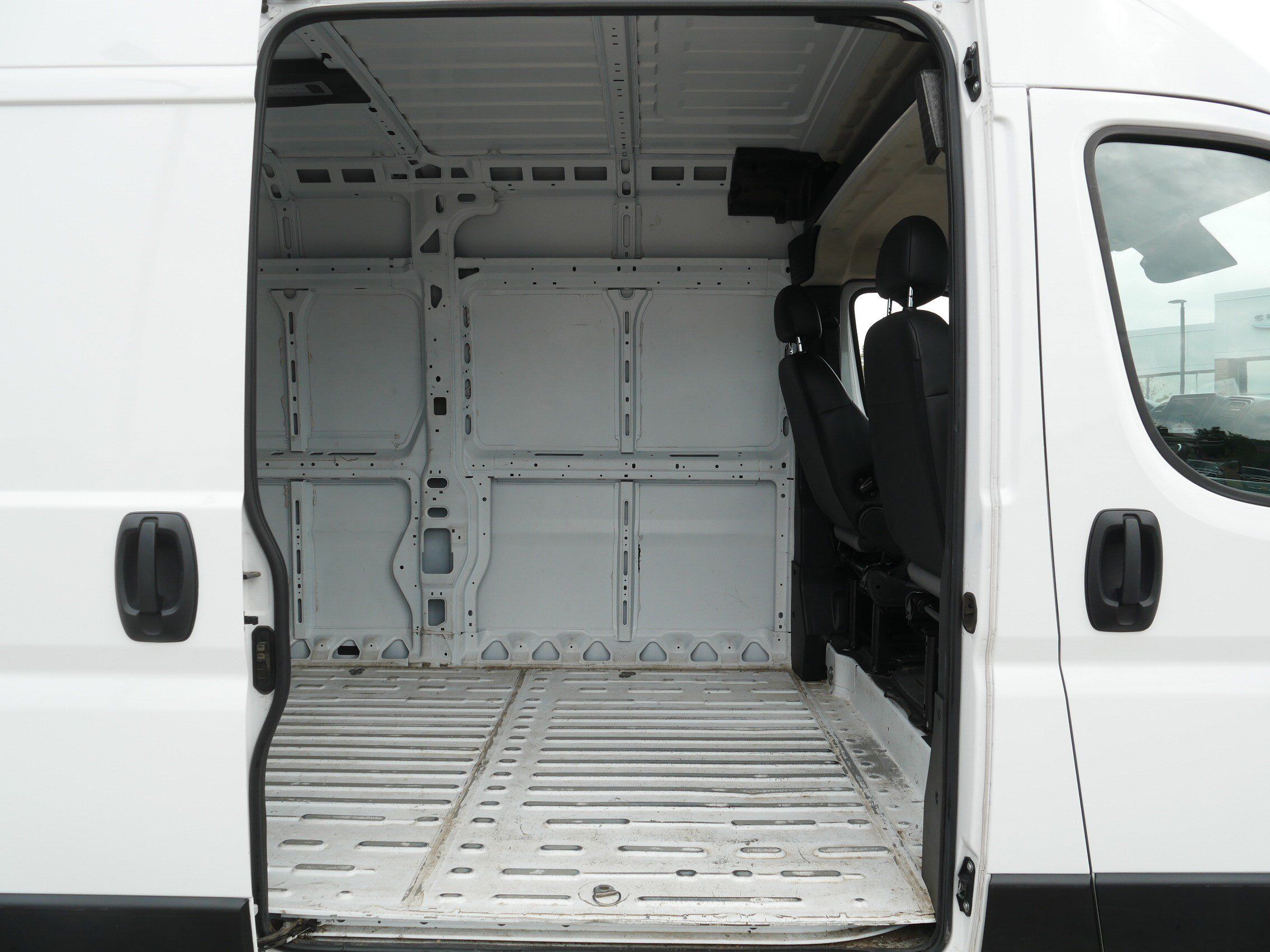 Used 2024 RAM ProMaster 2500 w/ Convenience Group FWD image 35