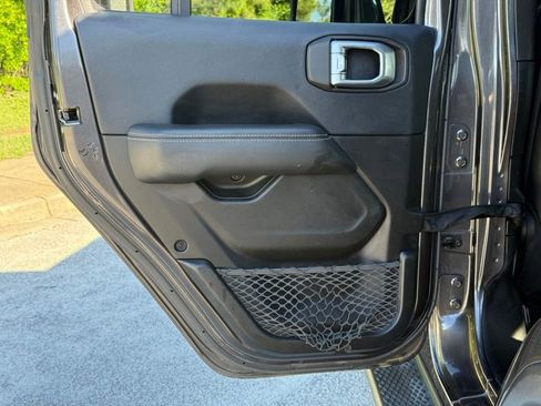 Used 2019 Jeep Wrangler Unlimited Sahara AWD/4WD image 23