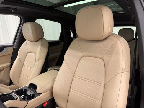 New 2026 Porsche Cayenne S image 5