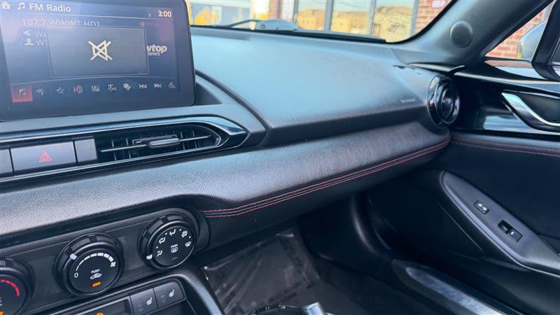 Used 2018 MAZDA MX-5 Miata Club RWD image 23