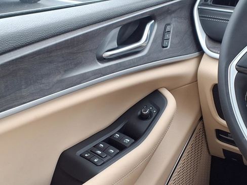 New 2025 Jeep Grand Cherokee L Limited w/ Luxury Tech Group II image 13