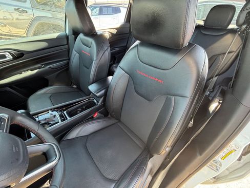 Used 2025 Jeep Compass Trailhawk image 35