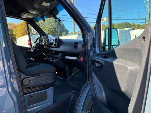 Used 2019 Mercedes-Benz Sprinter 170 image 22