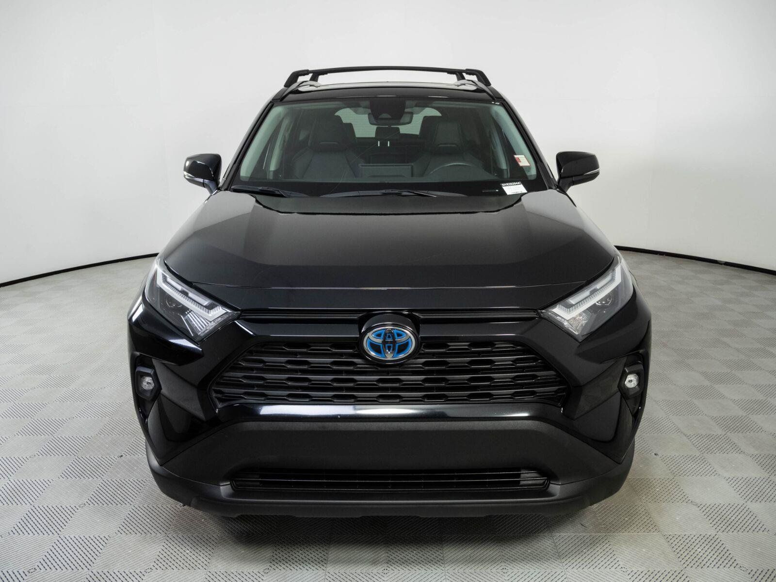 Used 2024 Toyota RAV4 XLE Premium AWD/4WD image 33