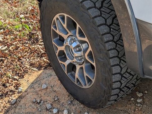 Used 2020 Ford F250 Lariat w/ Lariat Ultimate Package image 6