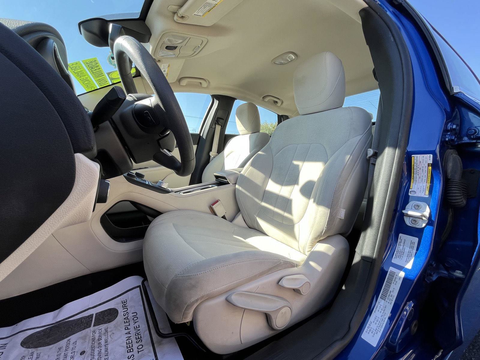 Used 2016 Chrysler 200 Limited FWD image 5