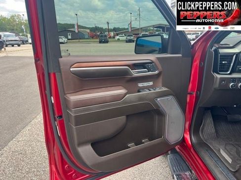 Used 2024 GMC Sierra 1500 Denali w/ Technology Package AWD/4WD image 10
