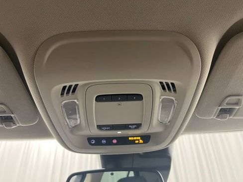 Used 2022 Buick Envision Essence w/ Technology Package I image 19