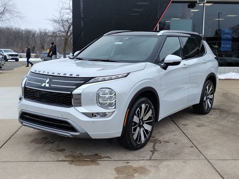 New 2026 Mitsubishi Outlander SEL image 1