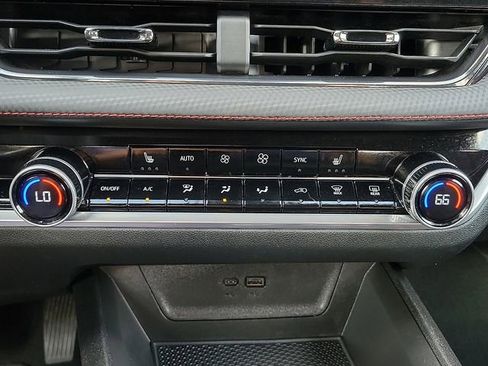 Used 2025 Chevrolet Equinox RS image 15