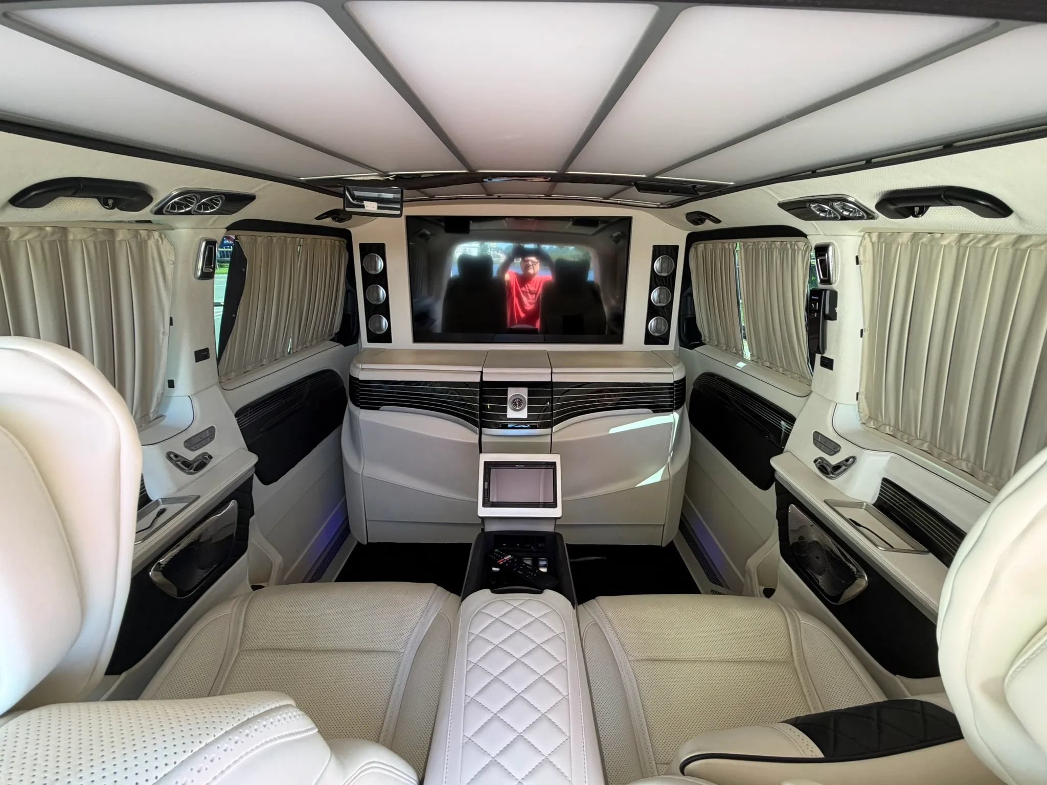 Used 2021 Mercedes-Benz Metris Passenger w/ Premium Safety Package image 23