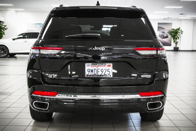 Used 2022 Jeep Grand Cherokee Overland AWD/4WD image 5