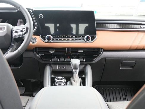 New 2026 GMC Canyon AT4 w/ AT4 Premium Package image 25