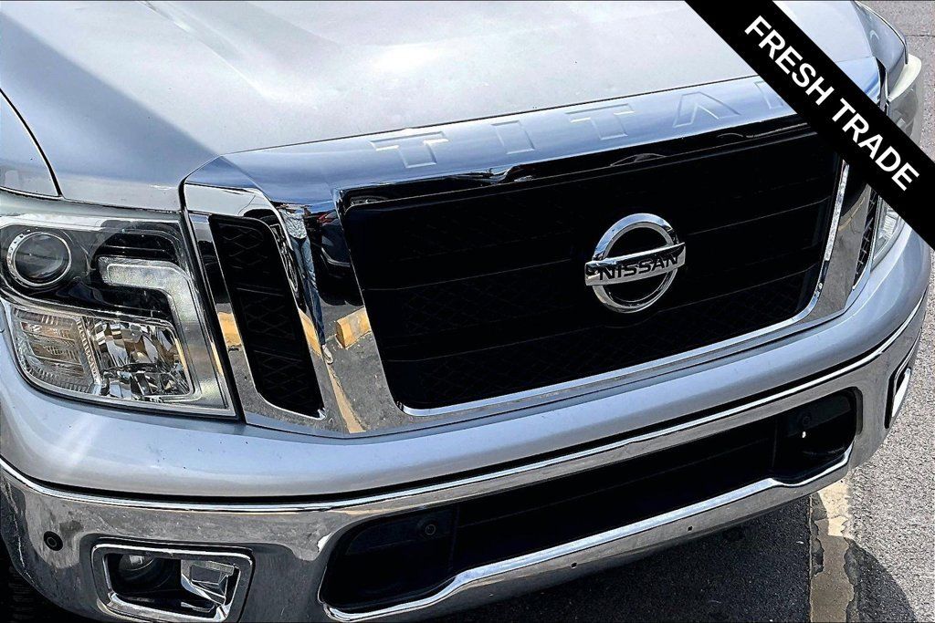 Used 2017 Nissan Titan SL w/ SL Towing Convenience Package RWD image 32