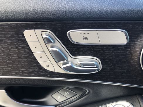 Used 2022 Mercedes-Benz GLC 300 4MATIC image 28