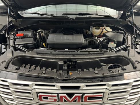 Used 2025 GMC Yukon Denali image 71