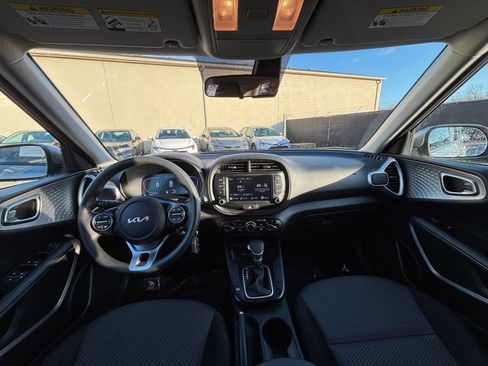 Used 2025 Kia Soul LX w/ LX Technology Package image 31