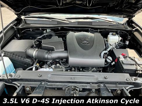 Used 2023 Toyota Tacoma TRD Off-Road AWD/4WD image 29