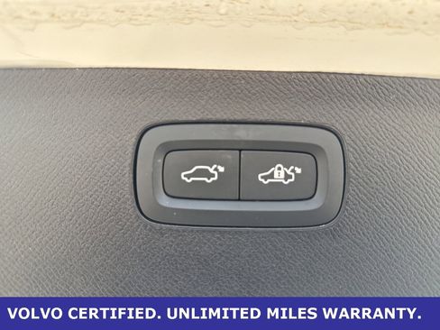 Certified 2025 Volvo XC90 B6 Plus image 9